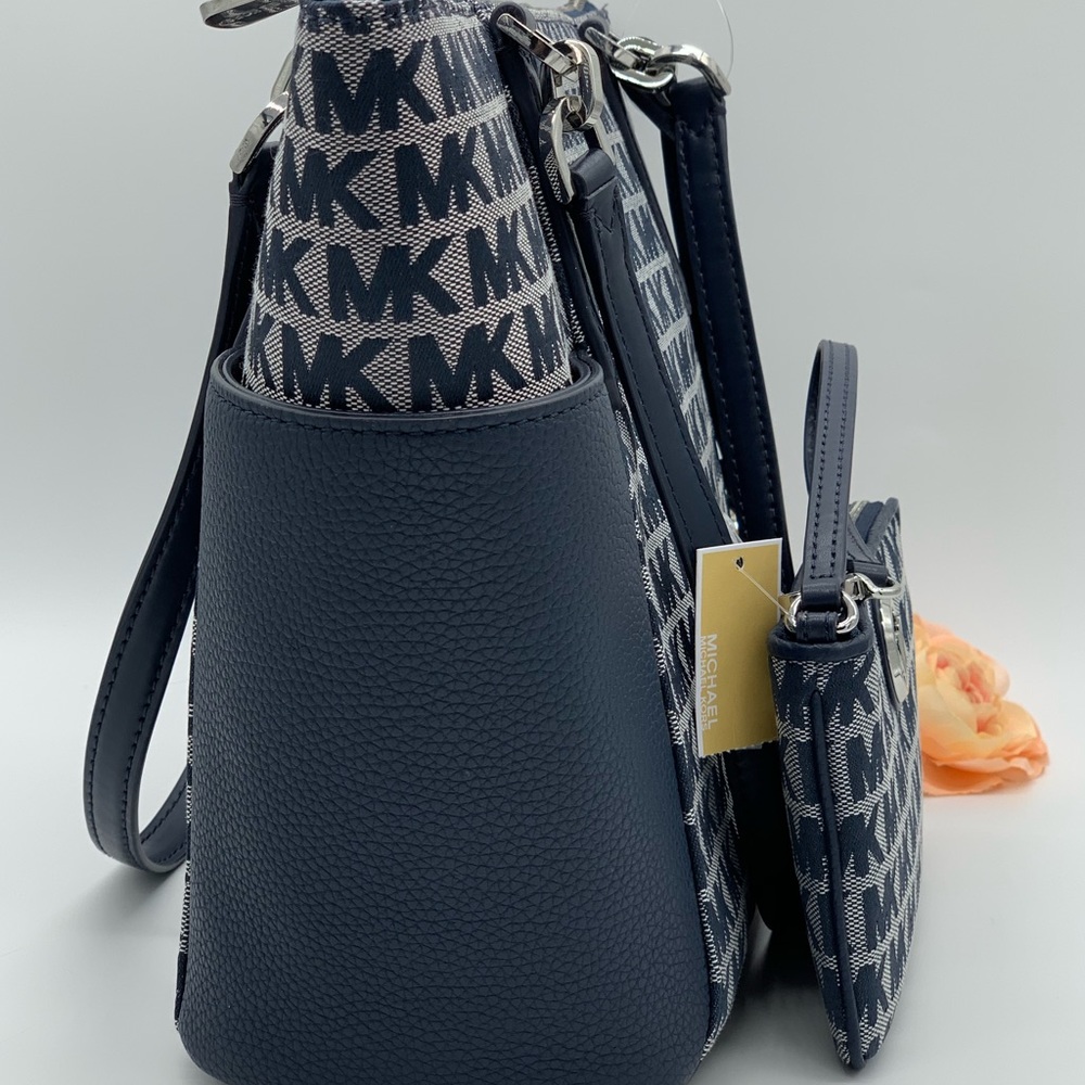 MICHAEL KORS BEDFORD LG EW TZ TOTE &Lg TZ Wristlet - Picture 2 of 11